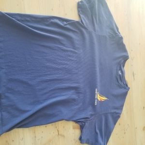 Vineyard vine tshirt